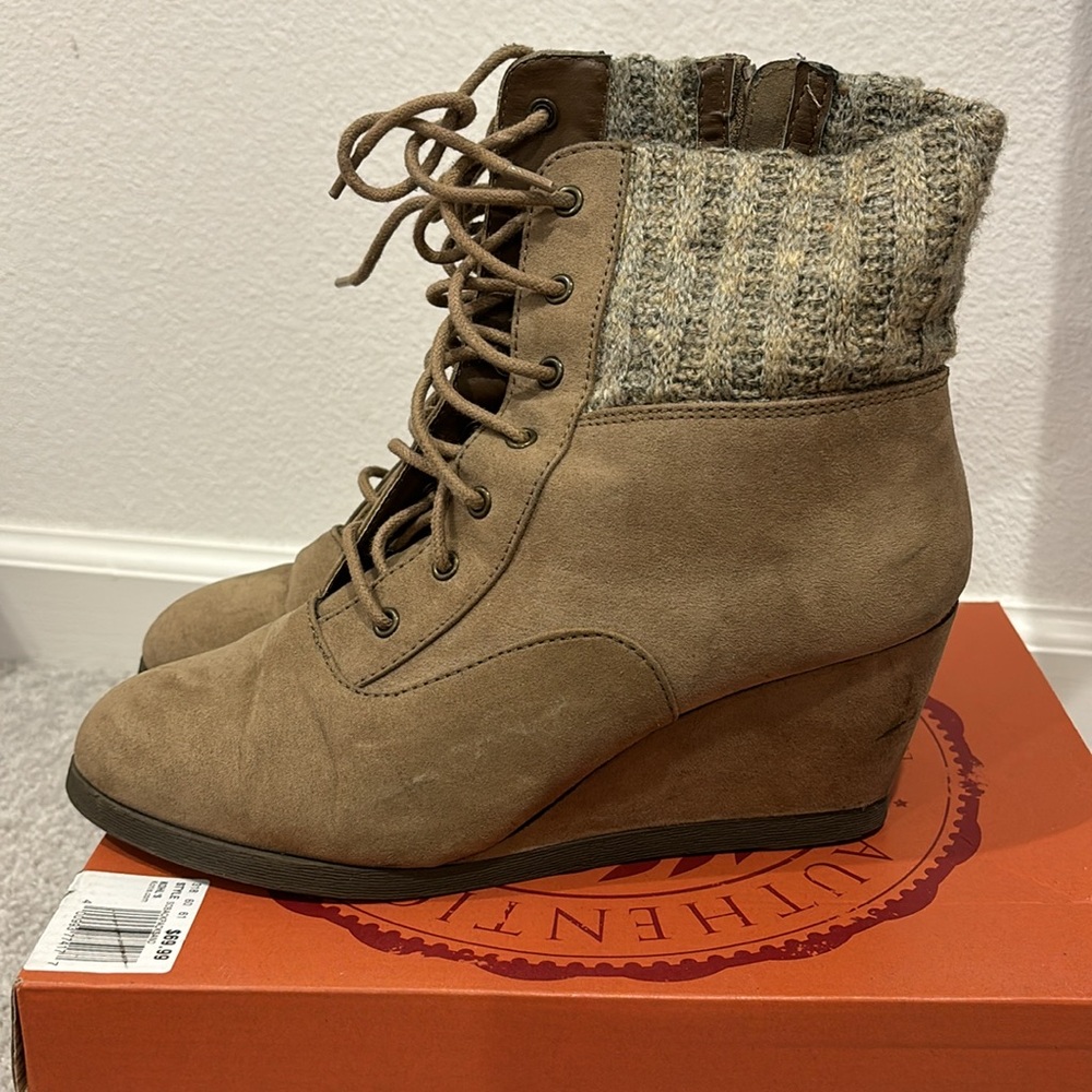 Women’s Lace-Up Wedge Ankle Boot in Taupe with Knit Collar